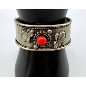 Vtg Southwestern Silver Tone Metal Red Cabochon Raised Appliques Cuff Bracelet